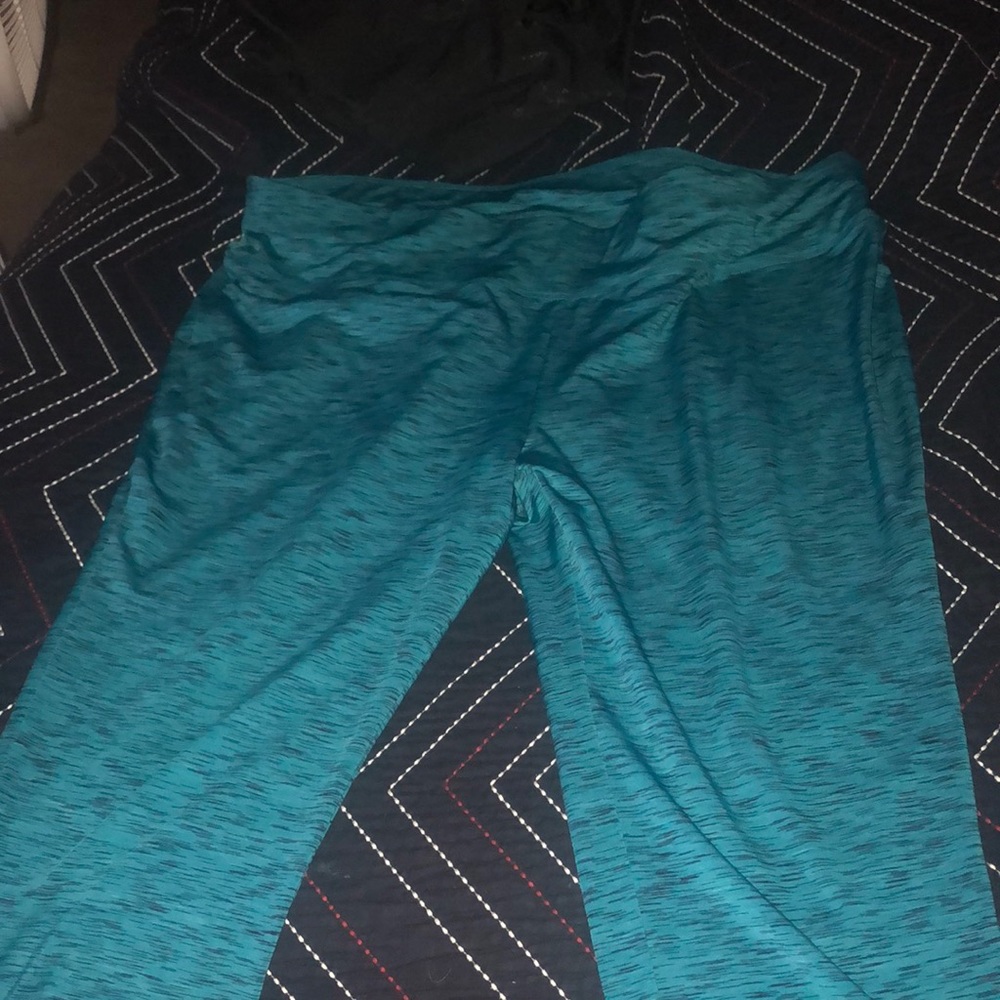 Livi active size 26/28 work out pants